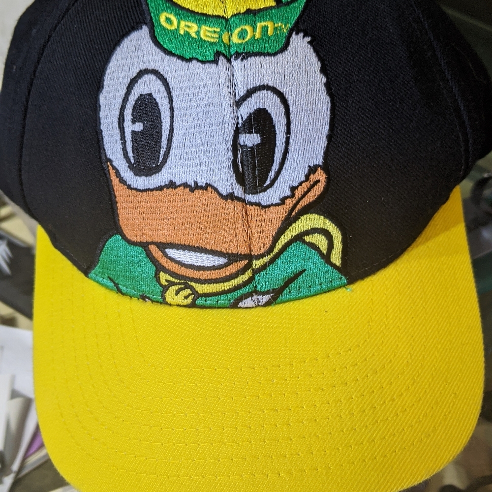 NWOT Oregon "Duck" Cap